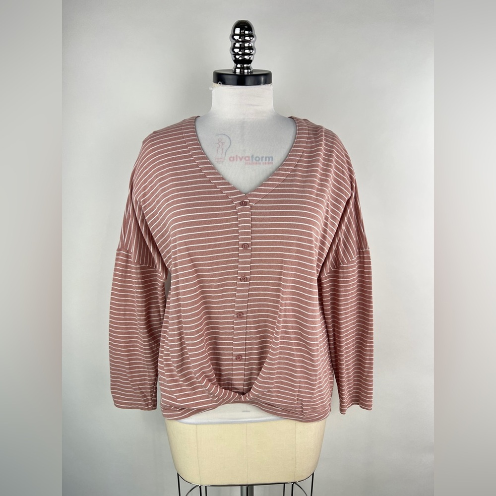 💚 3052. Stripe Blush Twist Front Long Sleeve